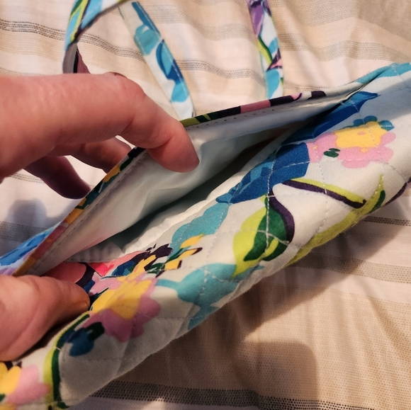 Vera Bradley - Picture 7 of 7